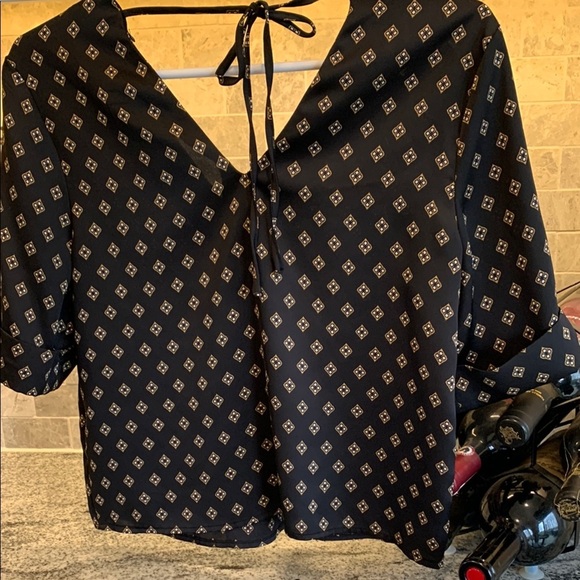 Dynamite Blouse - Picture 5 of 5